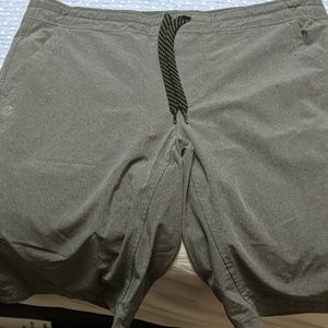 Men's yoga shorts